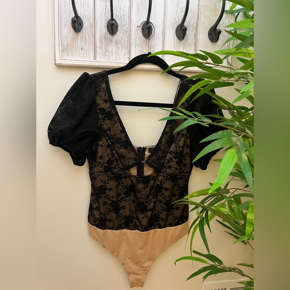 Lulus Elegant Black Lace Thong Bodysuit, Size M, NWT